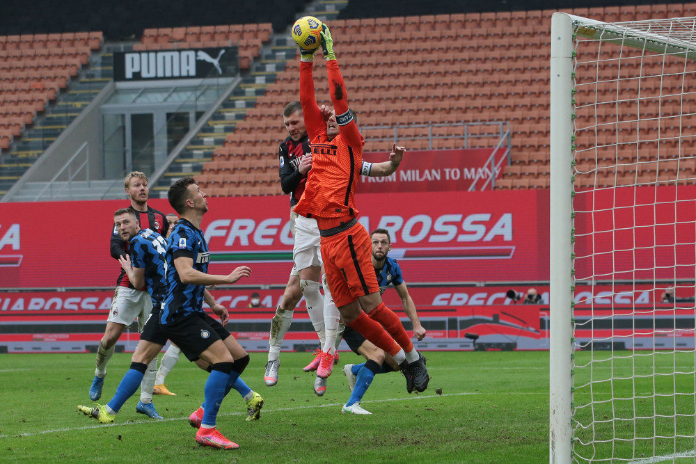  AC米兰德比战告捷，红黑军团展现冠军底蕴